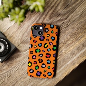 Custodia per telefono con stampa leopardata colorata: macchie arancioni e arcobaleno, vestibilità sottile immagine 17