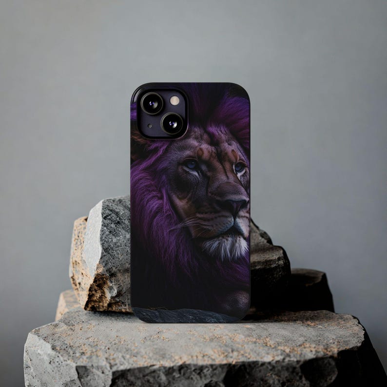 Funda delgada para teléfono con diseño de león de melena morada (compatible con iPhone 11 y 13) imagen 18