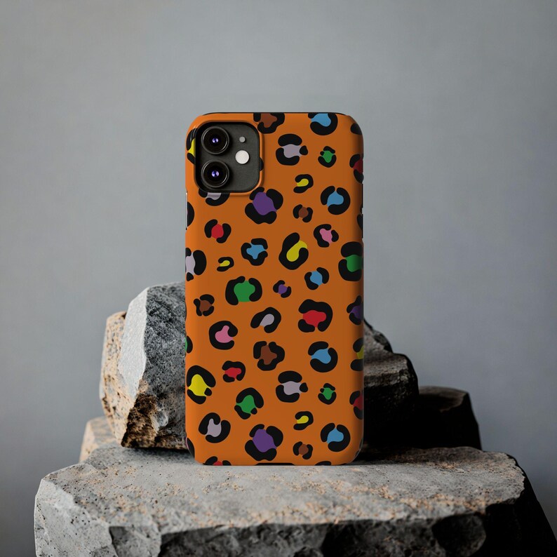 Custodia per telefono con stampa leopardata colorata: macchie arancioni e arcobaleno, vestibilità sottile immagine 1