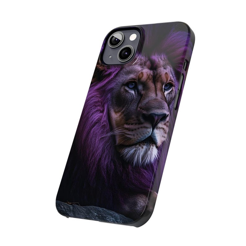 Funda delgada para teléfono con diseño de león de melena morada (compatible con iPhone 11 y 13) imagen 16