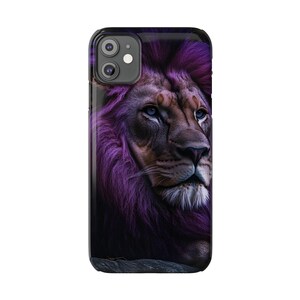 Funda delgada para teléfono con diseño de león de melena morada (compatible con iPhone 11 y 13) imagen 3
