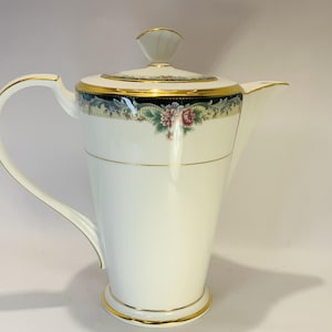Noritake “Mi Amor” Coffee Pot, Bone China