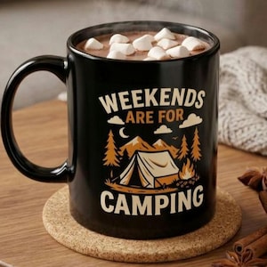 Tazza da campeggio "L'avventura ti aspetta", tazza da caffè per escursionisti, per amanti della vita all'aria aperta e per backpacker.