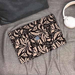 Abstract Floral Leaf New Macbook Case, Hard Laptop Case for Macbook Air 15/13 Pro 13/14/15/16 2021 2022 M2 2023 2024, Custom Macbook Case
