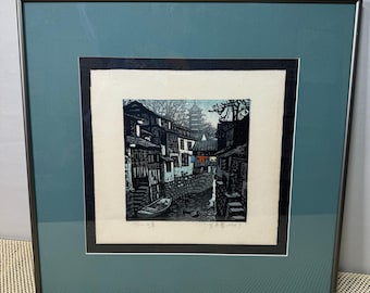 Grabado en madera de edición limitada de Weng Cheng Hao, de época, que representa un canal y una escena rural. 45,7 x 44,4 cm.