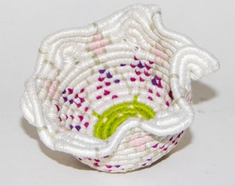 Hellebore Confetti Cake Ring Basket