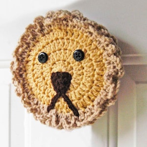 Lion Wall Hanging Crochet Nursery Decor, Leo the Lion, Boho Lion Face, Modern Room Decor, Wild Animal Zoo Home Decor Safari Jungle Fiber Art