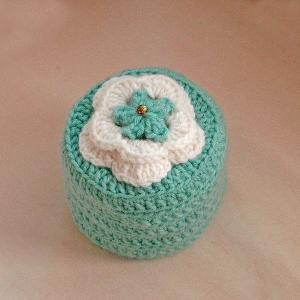 Cottage Rose Toilet Paper Cover Crochet Bathroom Spare Roll Holder, Sage Green and White Flower Cozy, Modern Country Farmhouse Home Decor