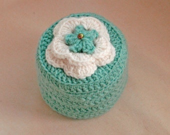 Cottage Rose Toilet Paper Cover Crochet Bathroom Spare Roll Holder, Sage Green and White Flower Cozy, Modern Country Farmhouse Home Decor