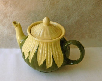 Shawnee Teapot and Lid Corn Tea Pot Ceramic Pottery Farmhouse Kitchen Table Decor Shawnee Queen USA #75 Vintage 1950s Pot and Cover, Large