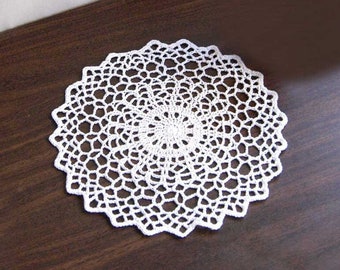 Modern Doily Geometric Lace Crochet Fiber Art in White, Minimalist Decor, 9 1/2 Inch Decorative Table Mat, Contemporary Tabletop Home Decor