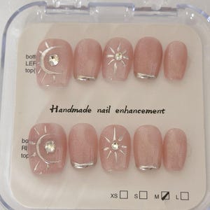 Champagne Cat Eye Press-On Nails: Rhinestone & Silver Line Art