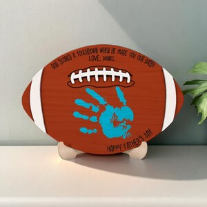 Placa de impressão de mão personalizada para o dia dos pais Svg, impressão de mão de futebol Svg, presentes para o pai, presentes para o avô, presente de futebol, arquivo Glowforge Svg