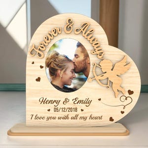 Personalisierter Paar Fotorahmen Cutfile SVG, Fotorahmen Holz Schneidedatei, Valentinstag Geschenk, Herz Zeichen Schneidedatei, Valentinstag Romantisches Geschenk, Glowforge-Datei