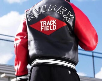 Bomber in pelle bovina Avirex USA Track & Field Edition, nero e rosso, stile college.