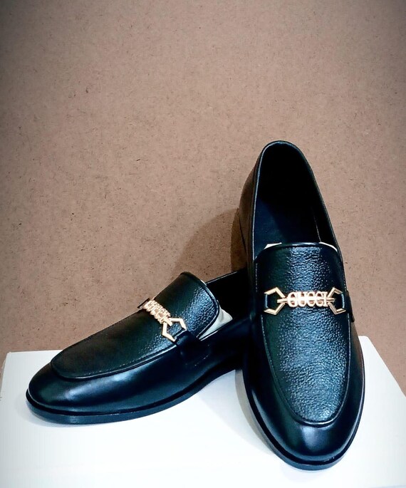 formal dress gucci shoes Gucci Men's Designer Shoes Black Pebbled Leather Oxfords (GGM1542) –  AmbrogioShoes main image 0