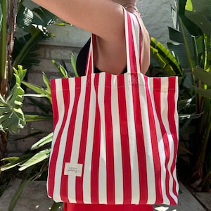 Handgemachte Stofftasche, Tote Bag mit rot gestreiftem Druck, Geschenke für Sie, Muttertag, Schultertasche
