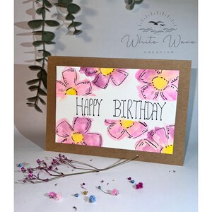 Cartão de feliz aniversário pintado à mão - cartão com design floral rosa - cartão tamanho A6 e envelope - esta é uma pintura original, não uma impressão