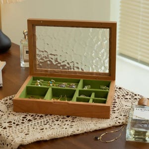 Portagioie in legno massello intagliato con targa in ottone personalizzata, portagioie verde vintage, portagioie da donna, regalo per fidanzata