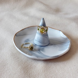 Set di porta anelli e piatti per anelli in ceramica