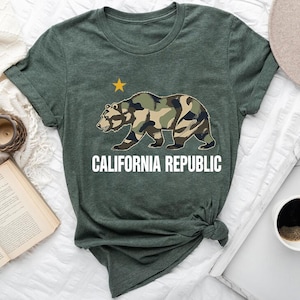 California Republic Shirt – Camo Bear Graphic Tee – California Flag T-Shirt – West Coast Pride Gift – Military Style Outdoor Shirt