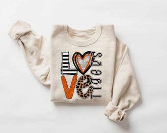 Love Tigers Shirt for Women Teacher Game Day – Orange Leopard Heart Graphic Tee – Tiger Print School Spirit Shirt, Animal Print T-shirt