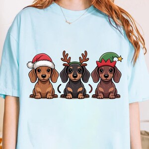 Christmas Dachshund Shirt – Cute Wiener Dog Holiday Tee – Sausage Dog Lover Gift – Santa Hat, Reindeer, Elf Puppy Christmas T-Shirt