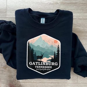 Gatlinburg Tennessee Shirt, Great Smoky Mountains Tee, National Park Hiking Top, Rustic Cabin Souvenir T-Shirt, Outdoor Adventure Gift