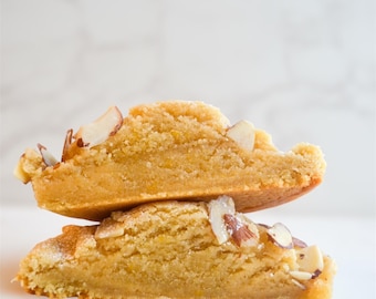 Galletas de croissant de almendras / Galletas gourmet estilo Nueva York / Galletas de panadería rellenas, gruesas y masticables / Delicias recién horneadas