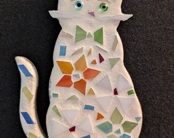 Pequeños gatos de mosaico de 15 cm, cada pieza hecha a mano con vidrieras. Oferta especial: incluye un par de pendientes de gato hasta agotar existencias.