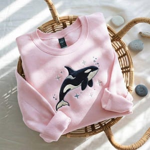 Embroidered Orca Whale Sweatshirt, Killer Whale Sweatshirt, Sea Creature Sweatshirt, Orca Sweatshirt Light Pink
