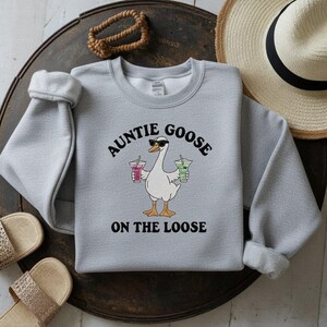 Bestickte Tante Gans auf der losen Sweatshirt, lustiges Gans Sweatshirt, Dumme Gans Tante Sweatshirt, Tante Sweatshirt, cooles Geschenk Tante Sport Grey
