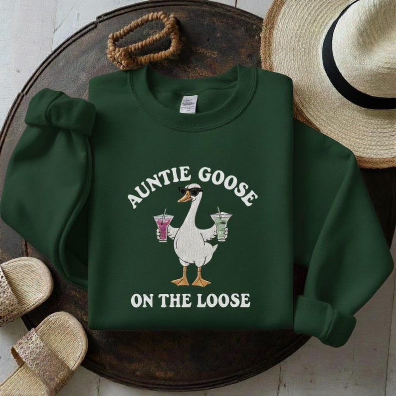 Bestickte Tante Gans auf der losen Sweatshirt, lustiges Gans Sweatshirt, Dumme Gans Tante Sweatshirt, Tante Sweatshirt, cooles Geschenk Tante Forest Green