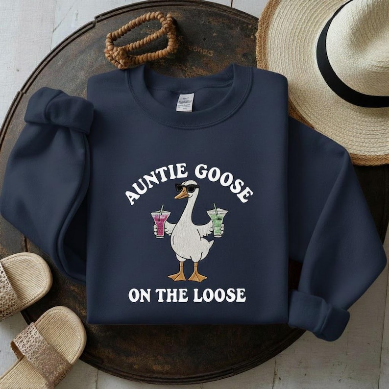 Bestickte Tante Gans auf der losen Sweatshirt, lustiges Gans Sweatshirt, Dumme Gans Tante Sweatshirt, Tante Sweatshirt, cooles Geschenk Tante Navy