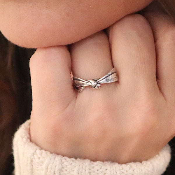 Libellenring, Sterlingsilber, Gold, Rosegold-Oberflächen, Libelle Geschenke, Bandring, Erinnerungsring