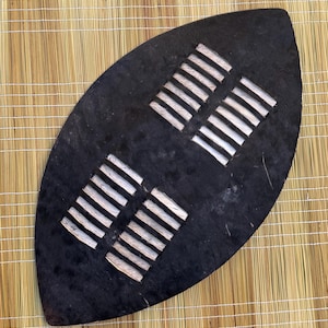 Small Ihawu Zulu Shield - Black