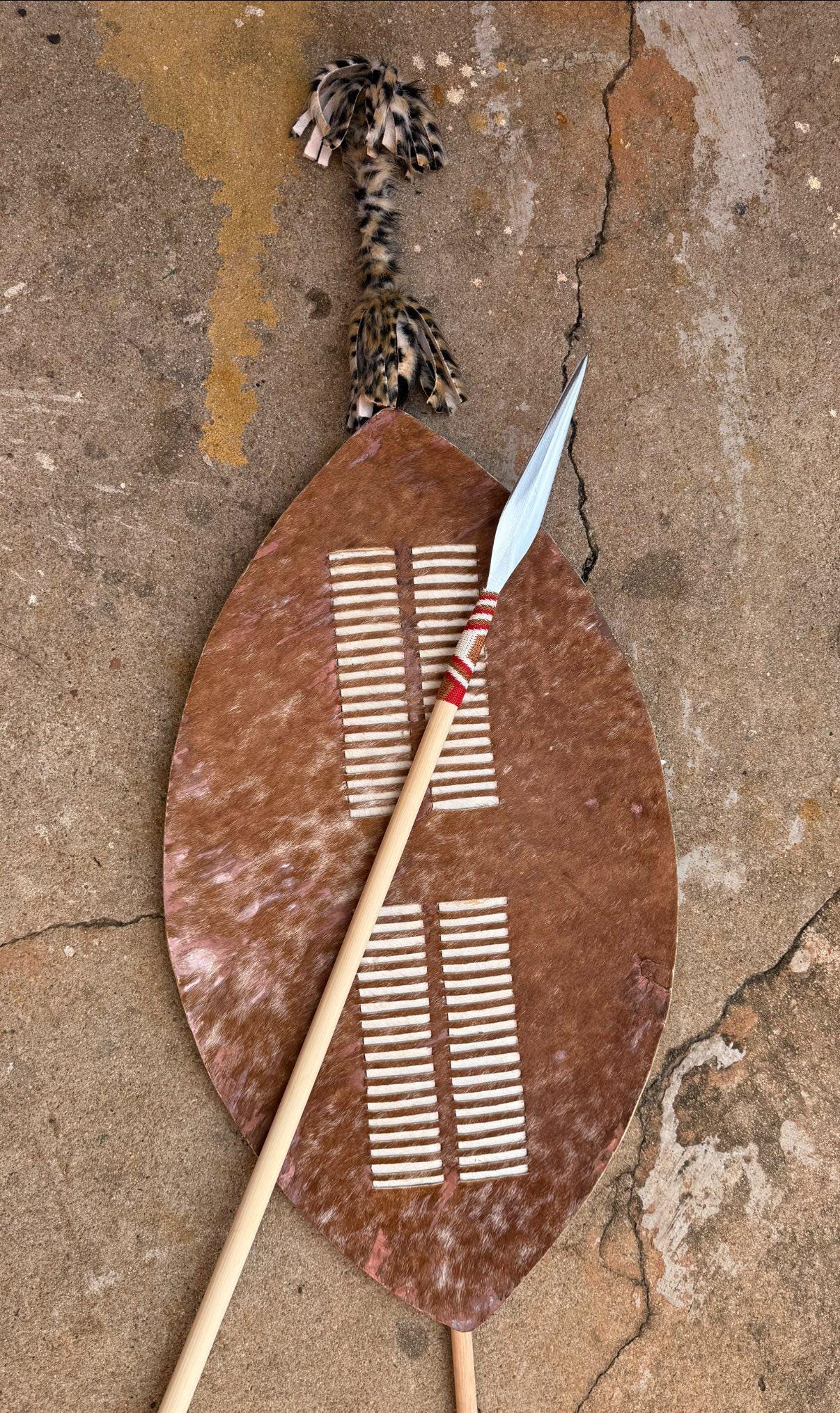 バミレケ族の盾 アフリカ カメルーン シールド 彫刻された木製の盾