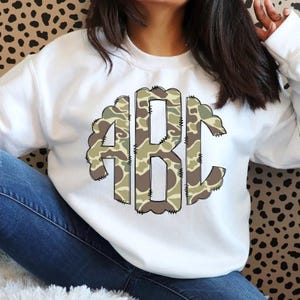 Retro Camo Scalloped Monogram PNG | Camo Monogram PNG | Doodle Font