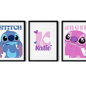 Conjunto de 3 impresiones de nombre de Stitch y Angel, conjunto personalizado, linda decoración de habitación para niñas, impresiones de Stitch, obra de arte de Lilo y Stitch A3 A4 A5