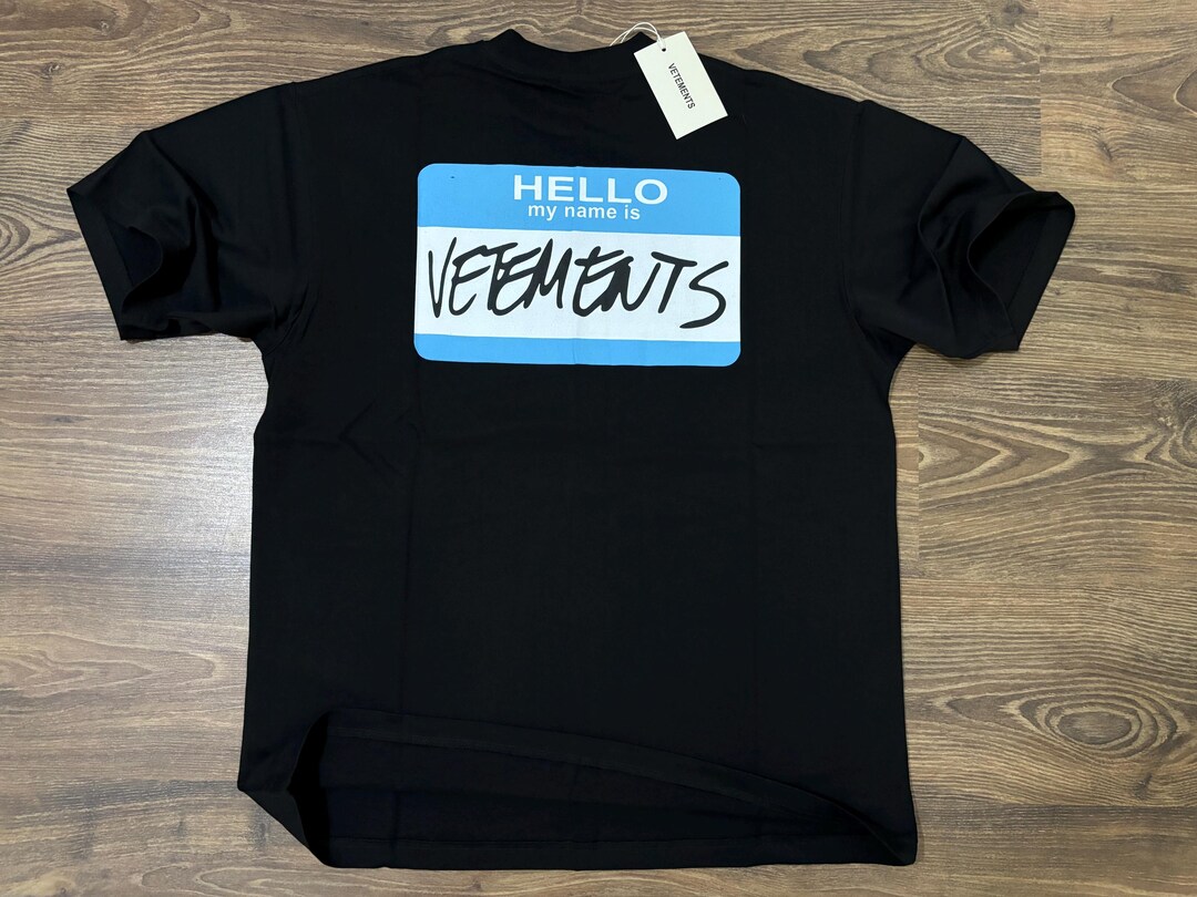 関税込【VETEMENTS】Name Badge T-Shirt Black Vetements Name Tag-print Cotton T-shirt In Black | ModeSens