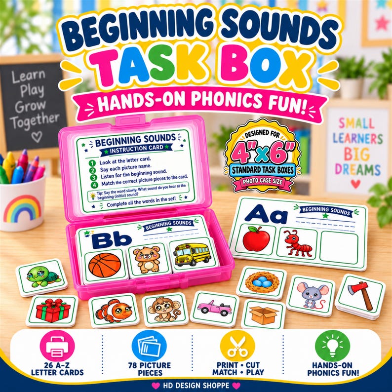 K&ouml;nnte beinhalten: Eine pinke Kunststoffbox mit Beginning Sounds Phonetik-Karten und Bildteilen. Das Set enth&auml;lt 26 Buchstabenkarten und 78 Bildkarten sowie Anleitungskarten mit Text zum Zuordnen von Lauten zu Bildern wie Apfel oder B&auml;r.