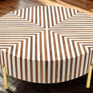 Mesa de centro de resina y madera de nogal