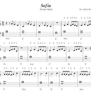 Puede incluir: Partitura musical para la canción "Sofia" de Alvaro Soler, arreglada por Ilaria Roberti. La música está escrita en la tonalidad de Do mayor y presenta una melodía simple con acordes.