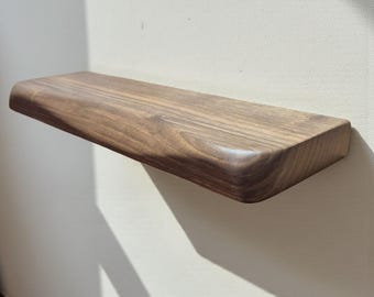 Mensola sospesa in noce – Mensola da parete in legno massello con bordo vivo, mensole rustiche in legno fatte a mano per cucina, bagno e soggiorno.
