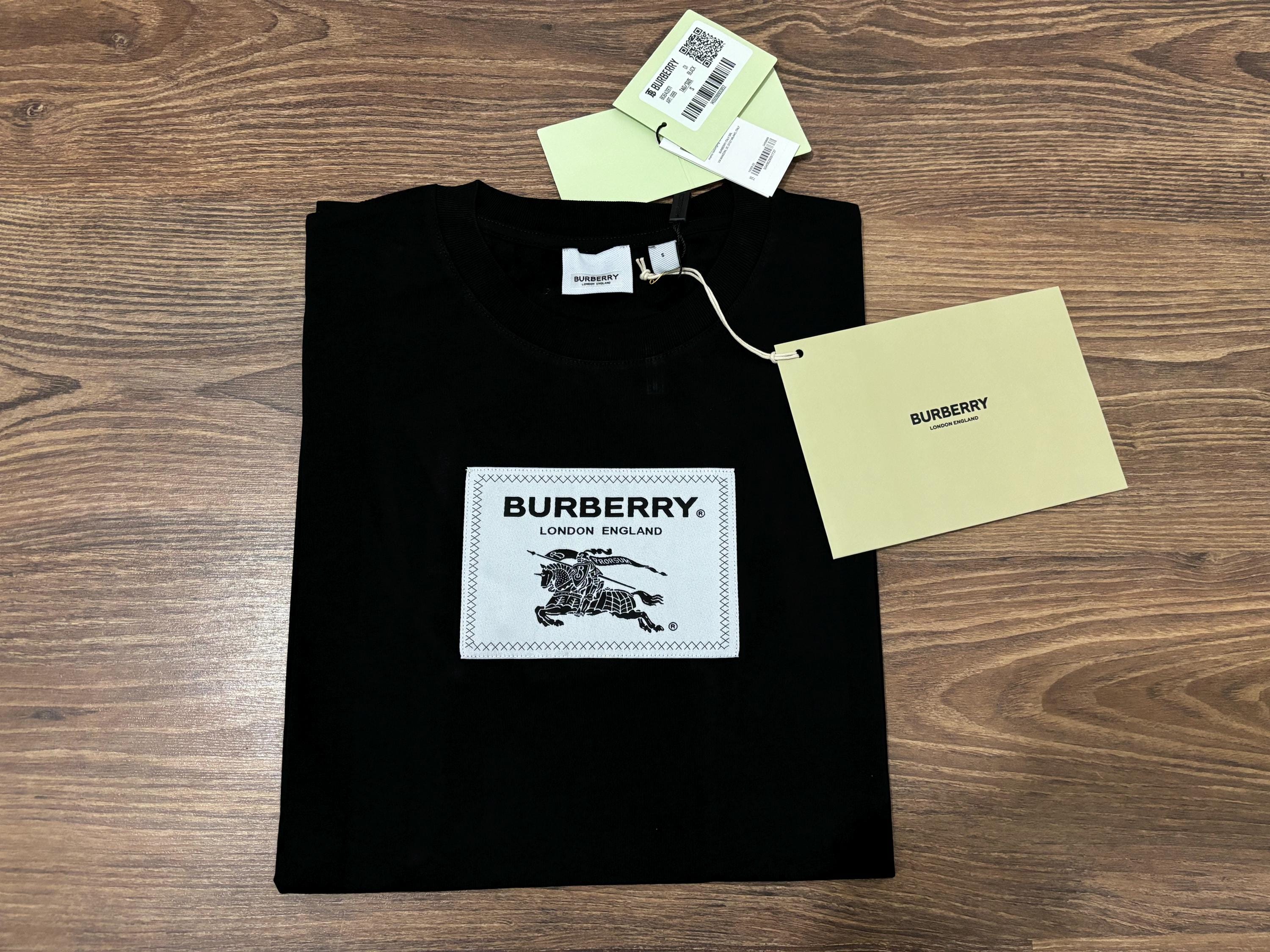 Luxury Designer-Inspired Givenchy T-Shirt – Trendy Streetwear Tee, Unisex Gift for Fashion Lovers, High Fashion Style Shirt