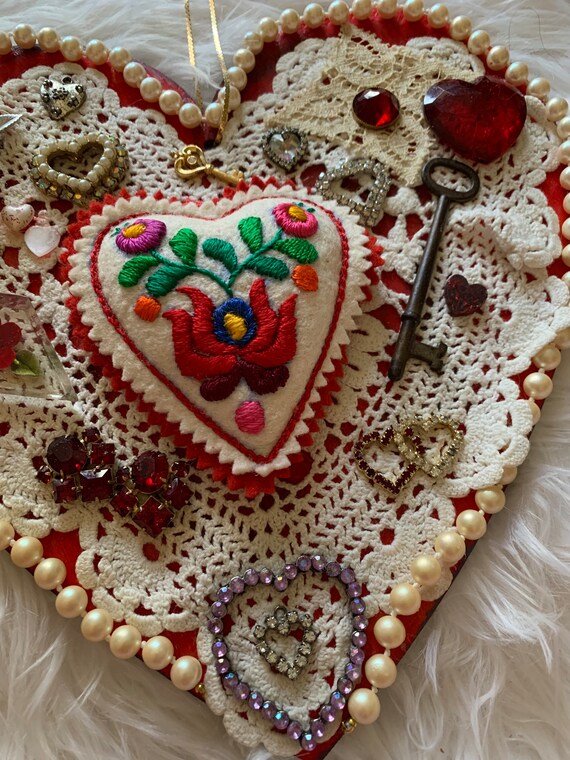 Valentine costume jewelry discount