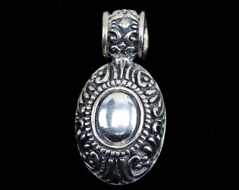 Ornate Sterling Silver Pendant - Gothic Style Scrollwork - 925 Silver - 7.6 Grams