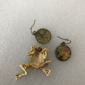 Alilang Abalone Shell Frog Brooch - Cross-Legged Sitting Frog Pin, Retro Crystal Corsage - View #8