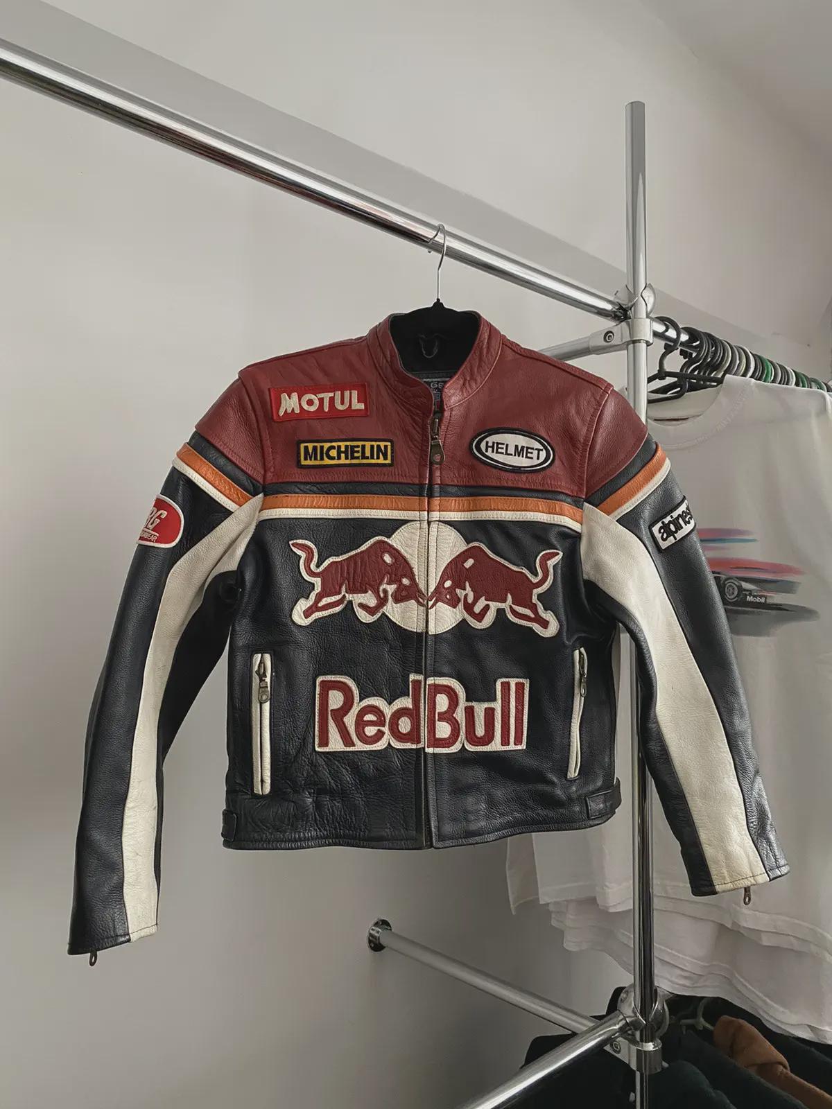 激レア！ レッドブル ライダースジャケット レーシングジャケット 本革 刺繍 Redbull Racing Style Motorcycle Jacket – Blue & Red Leather