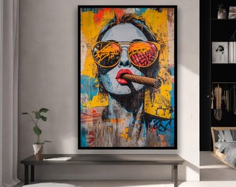 Arte mural en lienzo con una mujer grafiti / Retrato pop moderno con gafas de sol y puro / Obra de arte callejero audaz para la decoración urbana del hogar